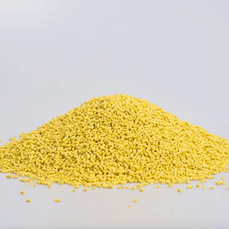 Clumping corn cat litter natural and safe in Poland